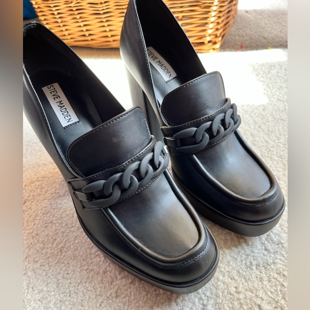 Steven Madden Black Rhylee Platform Loafer - Size 9.5